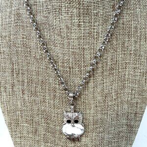 💖White Howlite  "Plumpy The Owl" Necklace